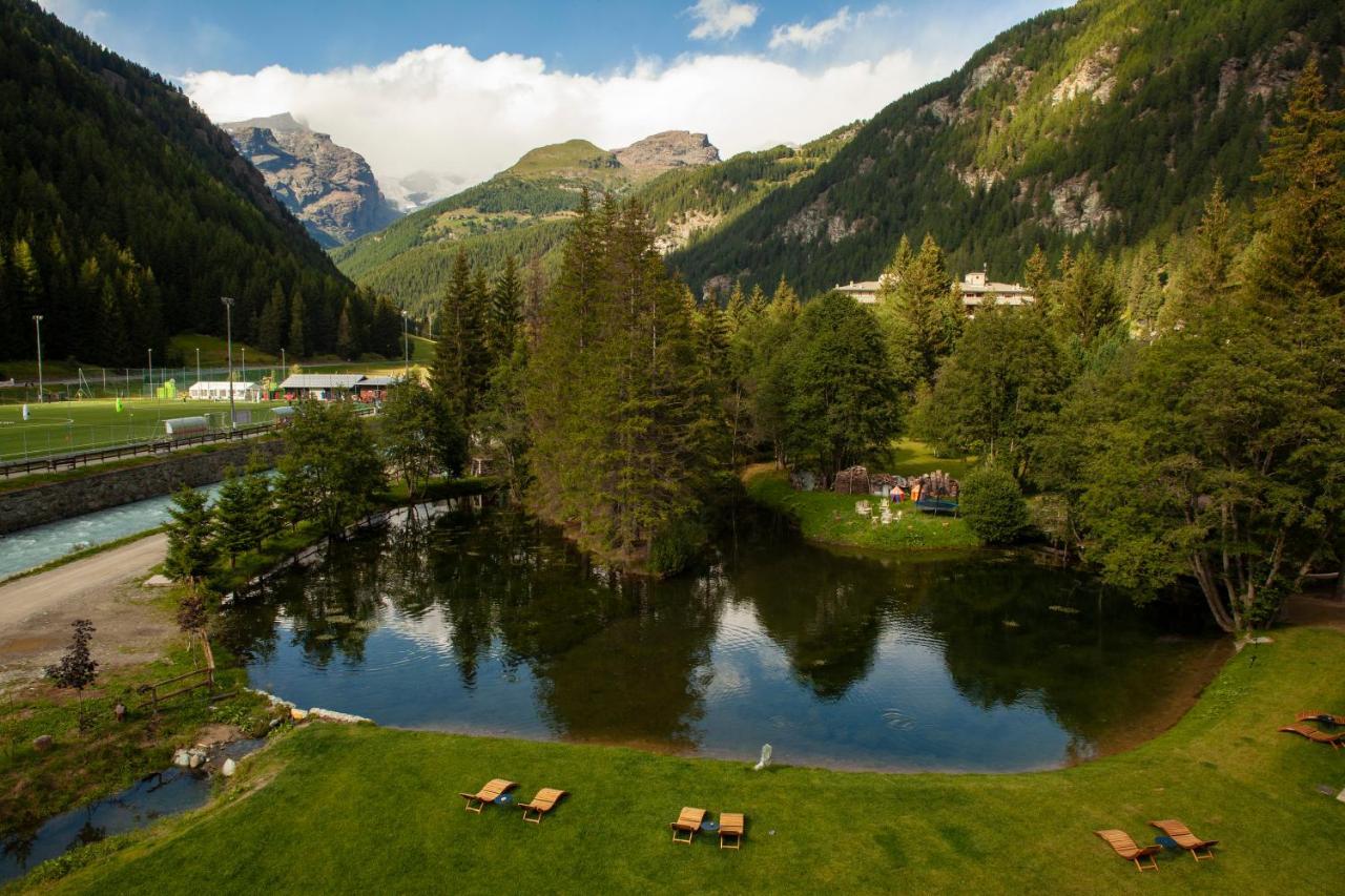 Au Charmant Petit Lac - Ecohotel Parc & Spa Champoluc Buitenkant foto