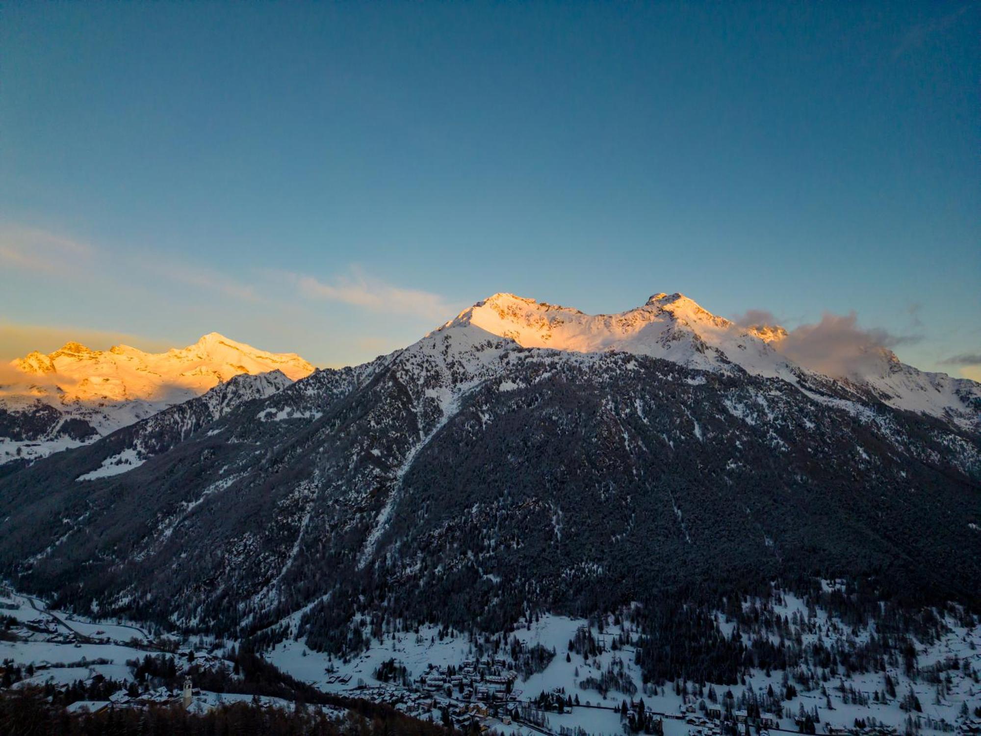 Au Charmant Petit Lac - Ecohotel Parc & Spa Champoluc Buitenkant foto